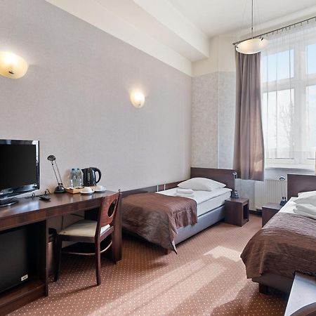 Hotel Diament Economy Gliwice Exteriör bild