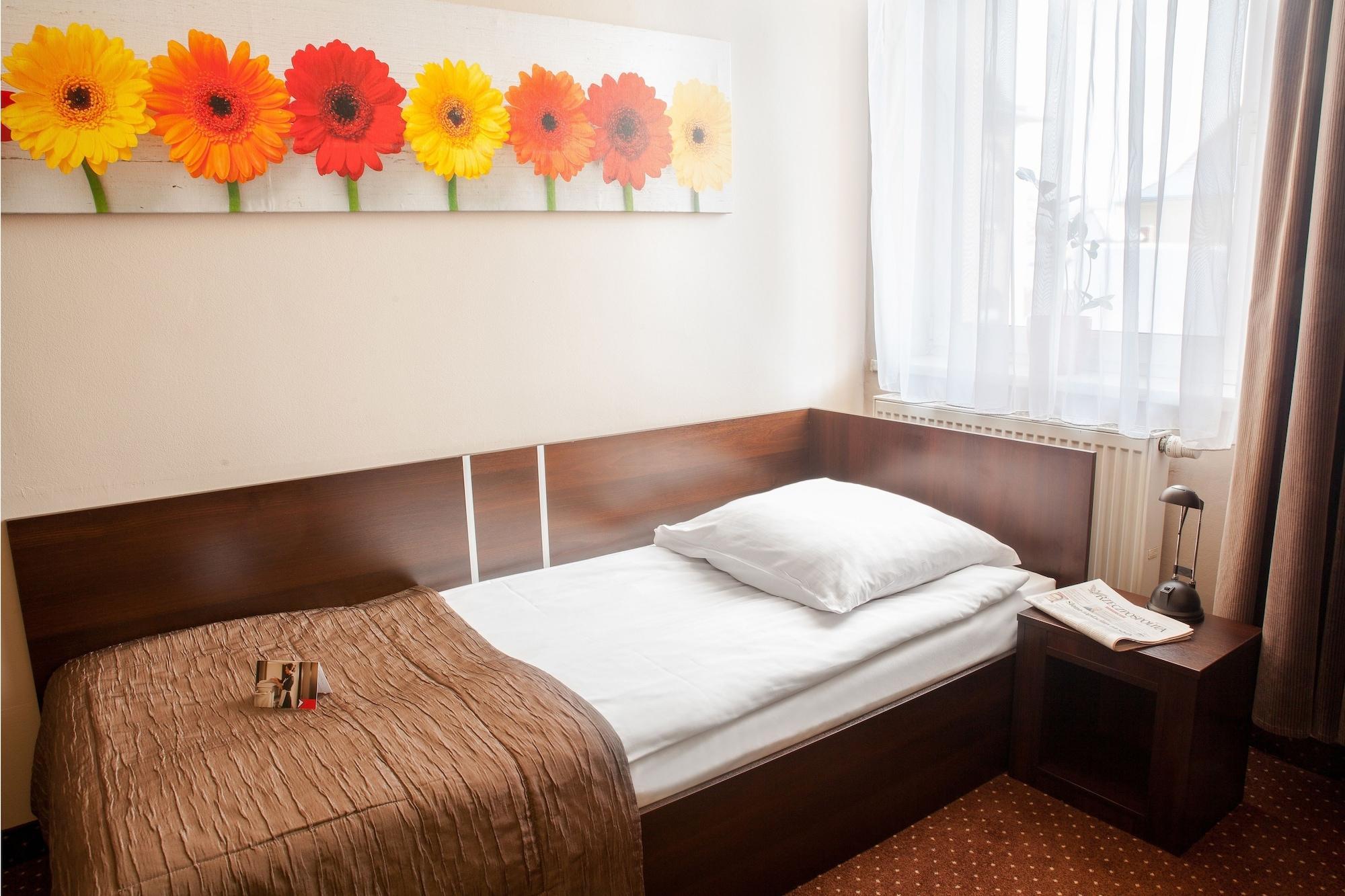 Hotel Diament Economy Gliwice Exteriör bild