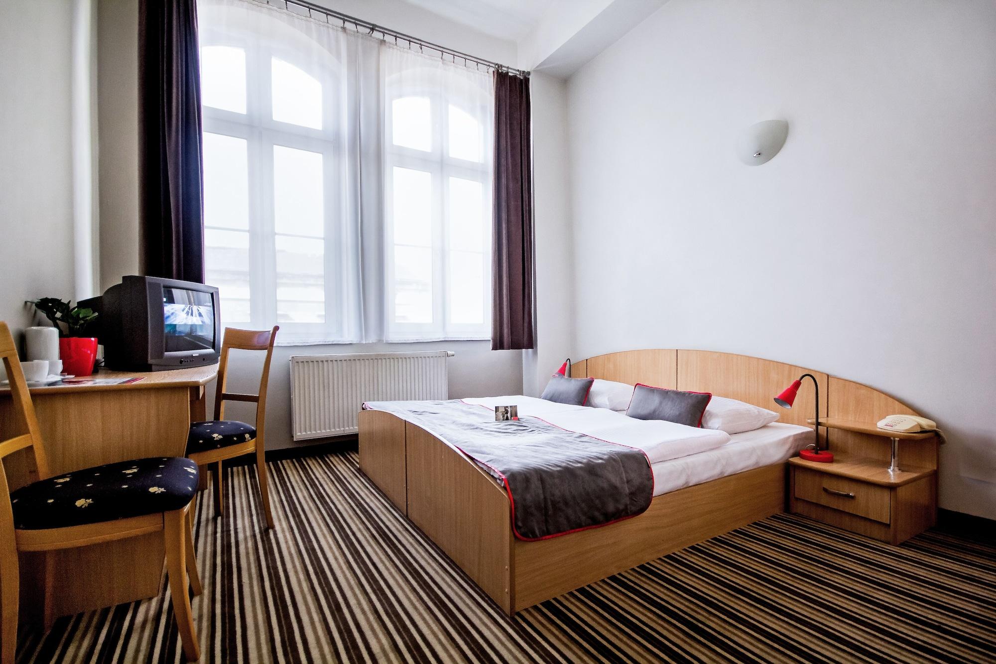 Hotel Diament Economy Gliwice Exteriör bild