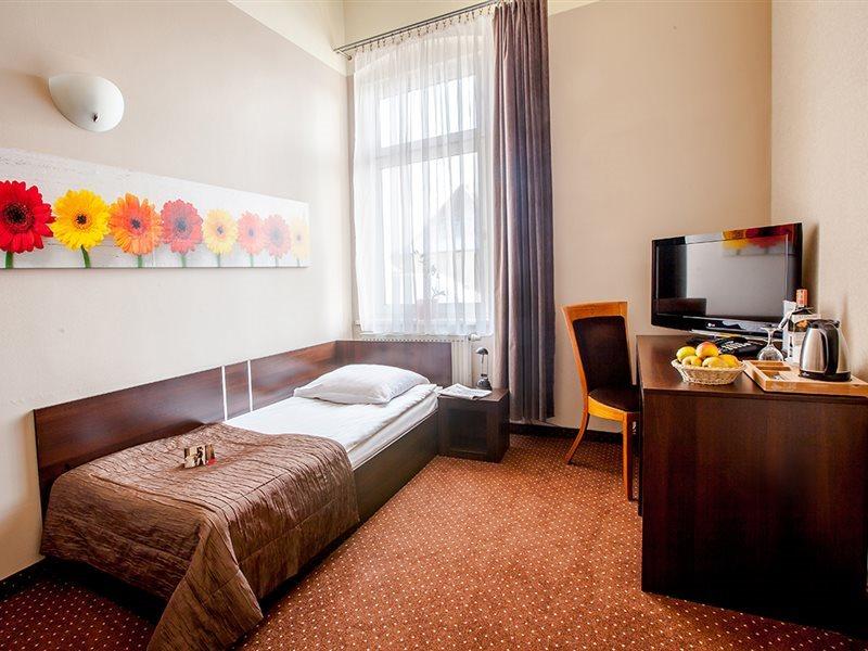 Hotel Diament Economy Gliwice Exteriör bild