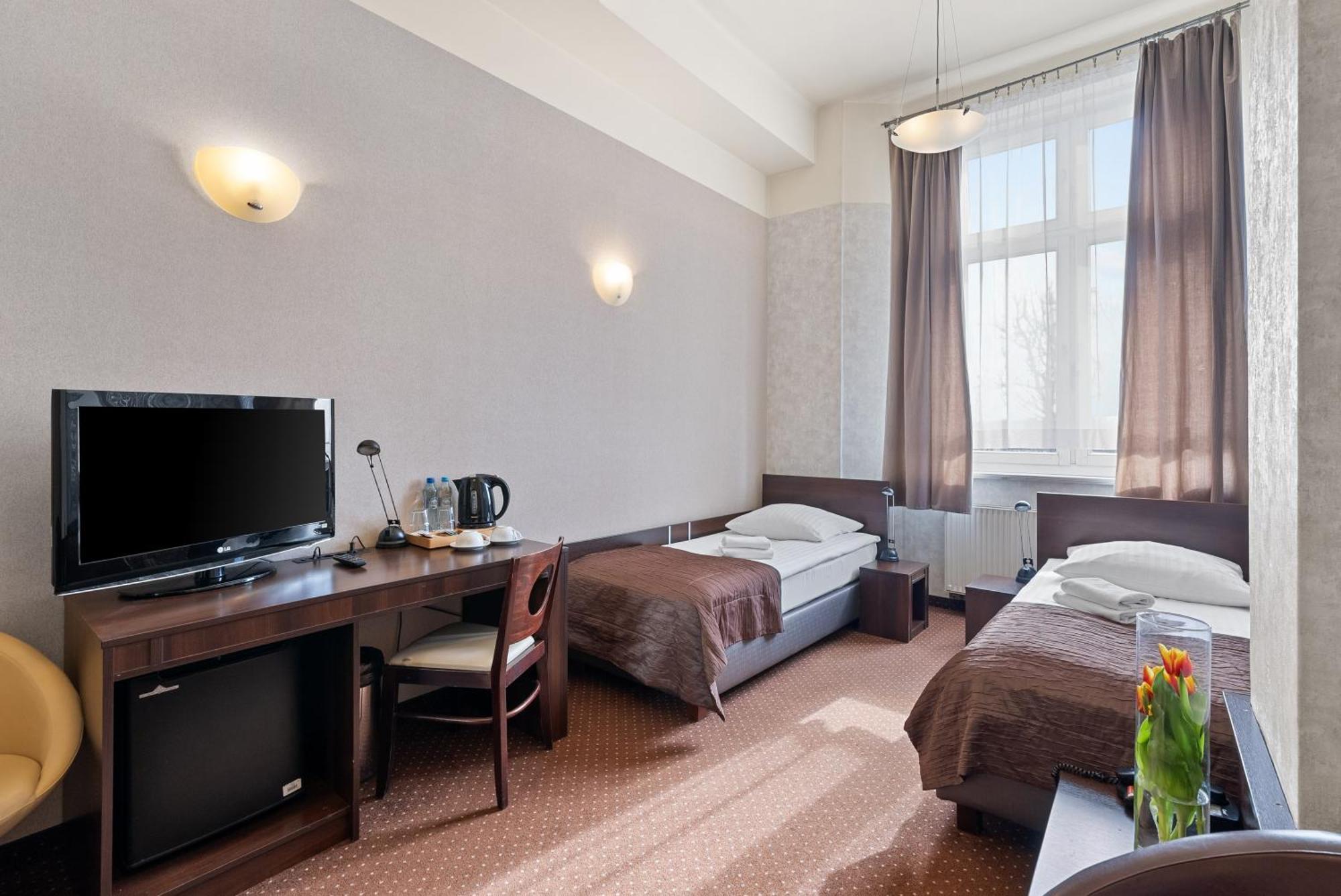 Hotel Diament Economy Gliwice Exteriör bild