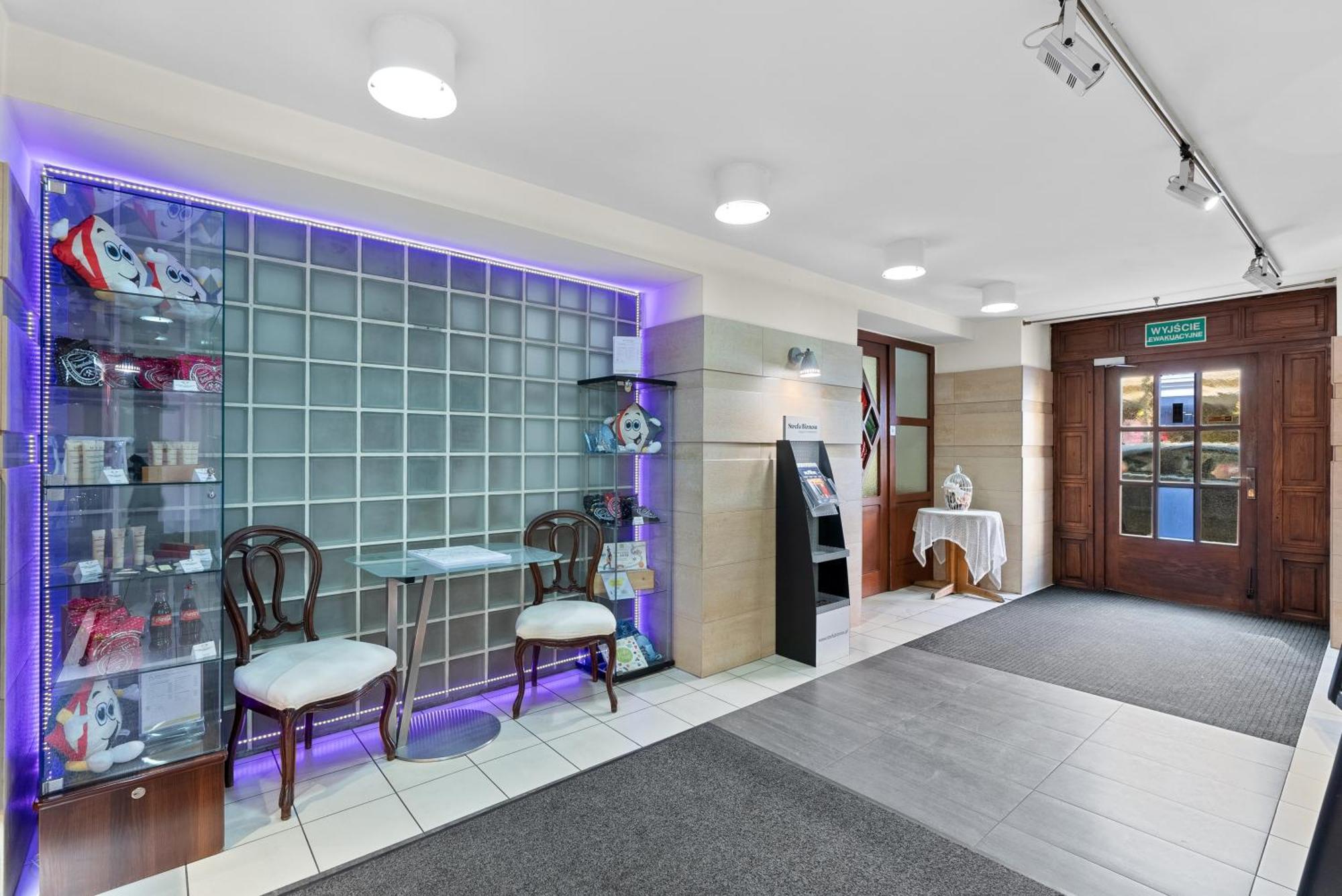 Hotel Diament Economy Gliwice Exteriör bild