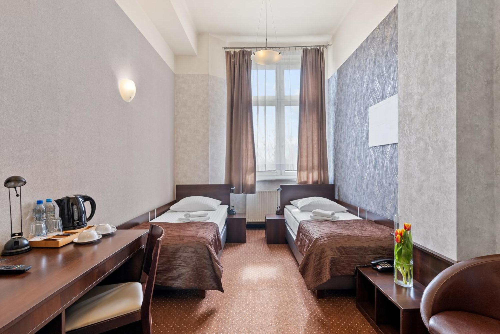 Hotel Diament Economy Gliwice Exteriör bild