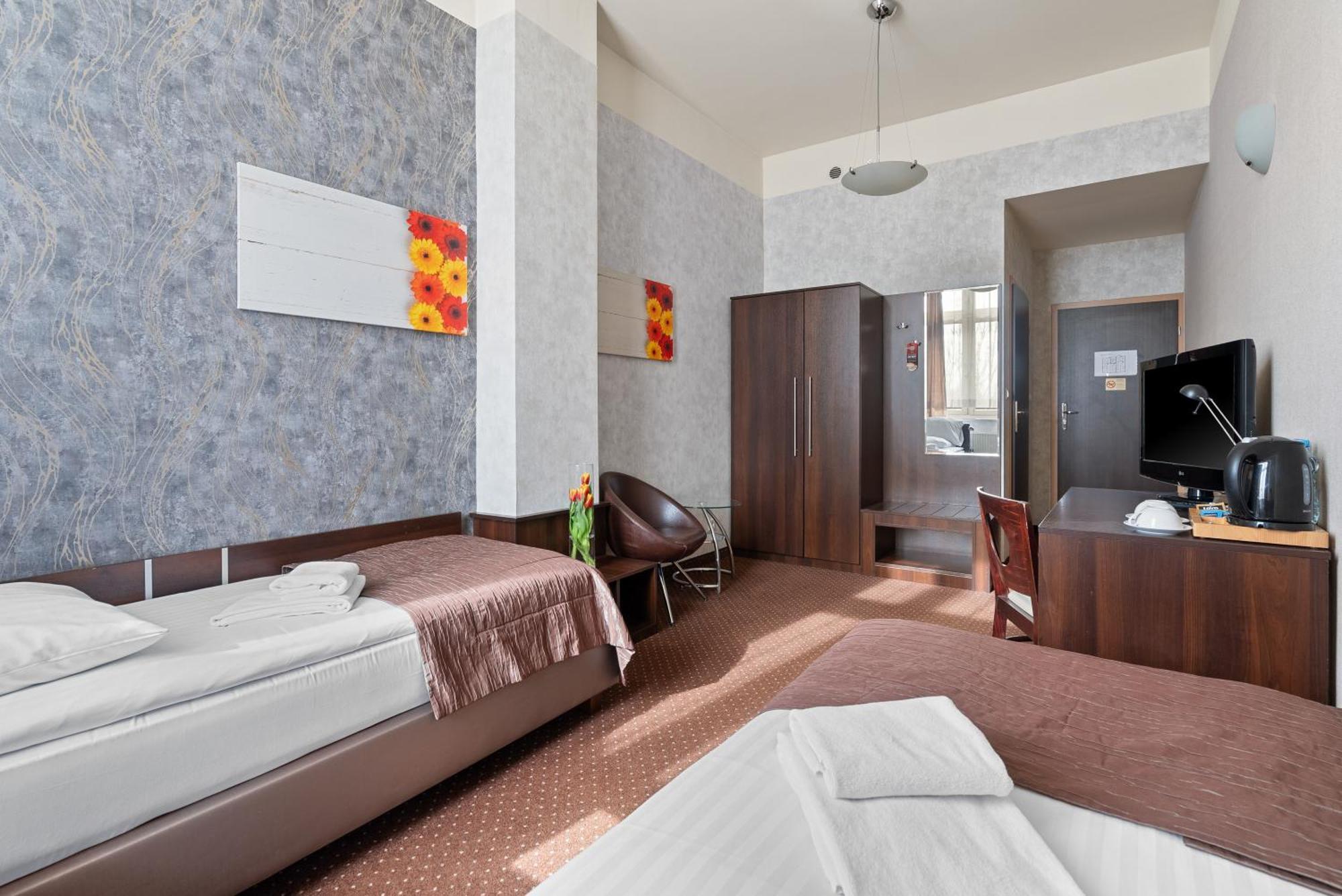 Hotel Diament Economy Gliwice Exteriör bild