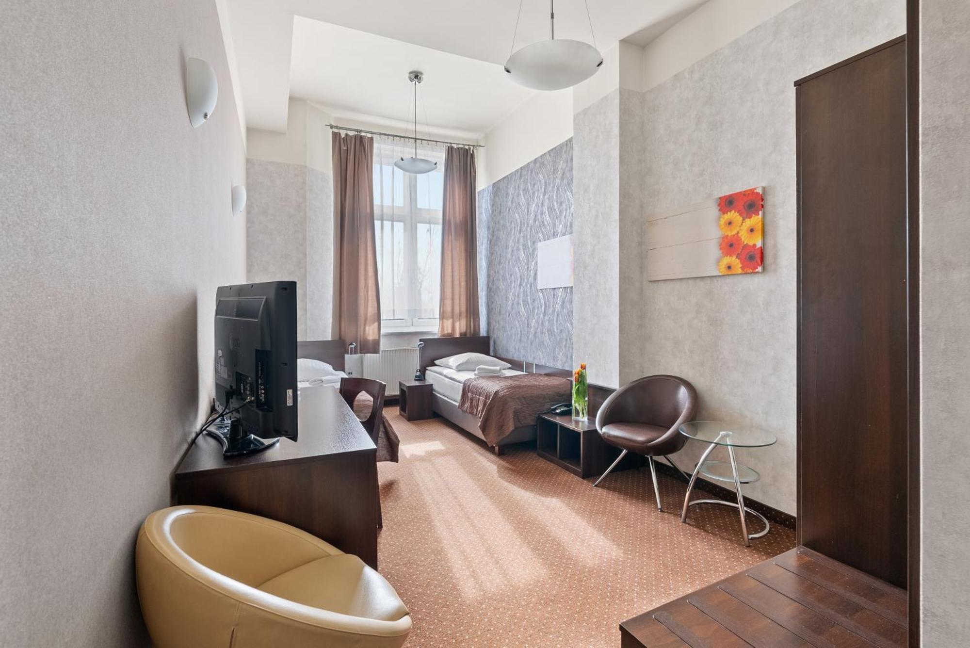 Hotel Diament Economy Gliwice Exteriör bild