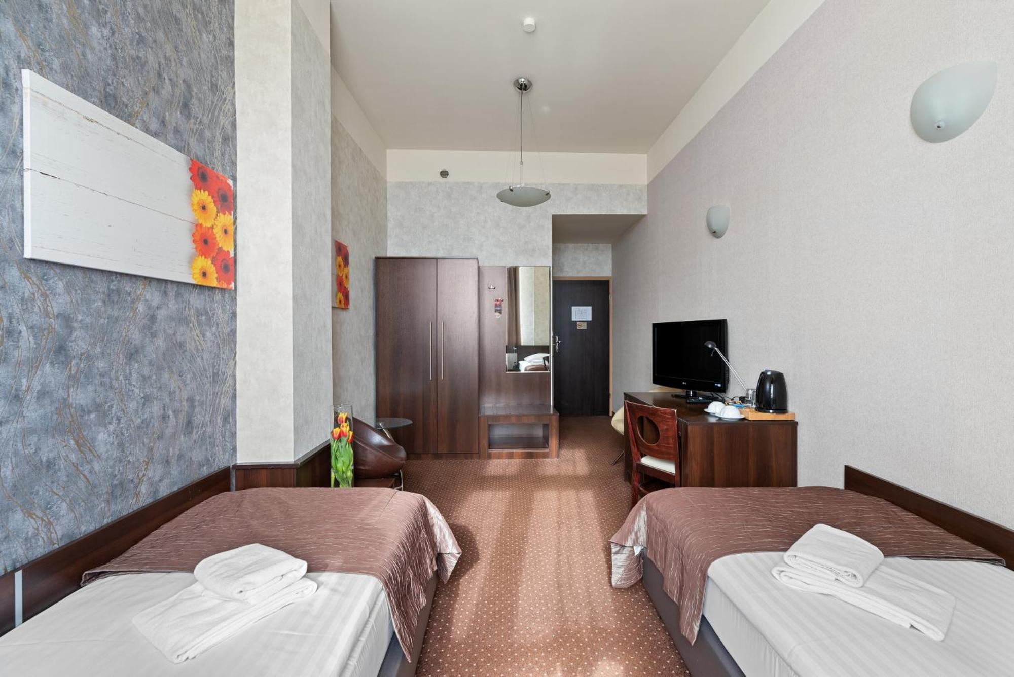 Hotel Diament Economy Gliwice Exteriör bild