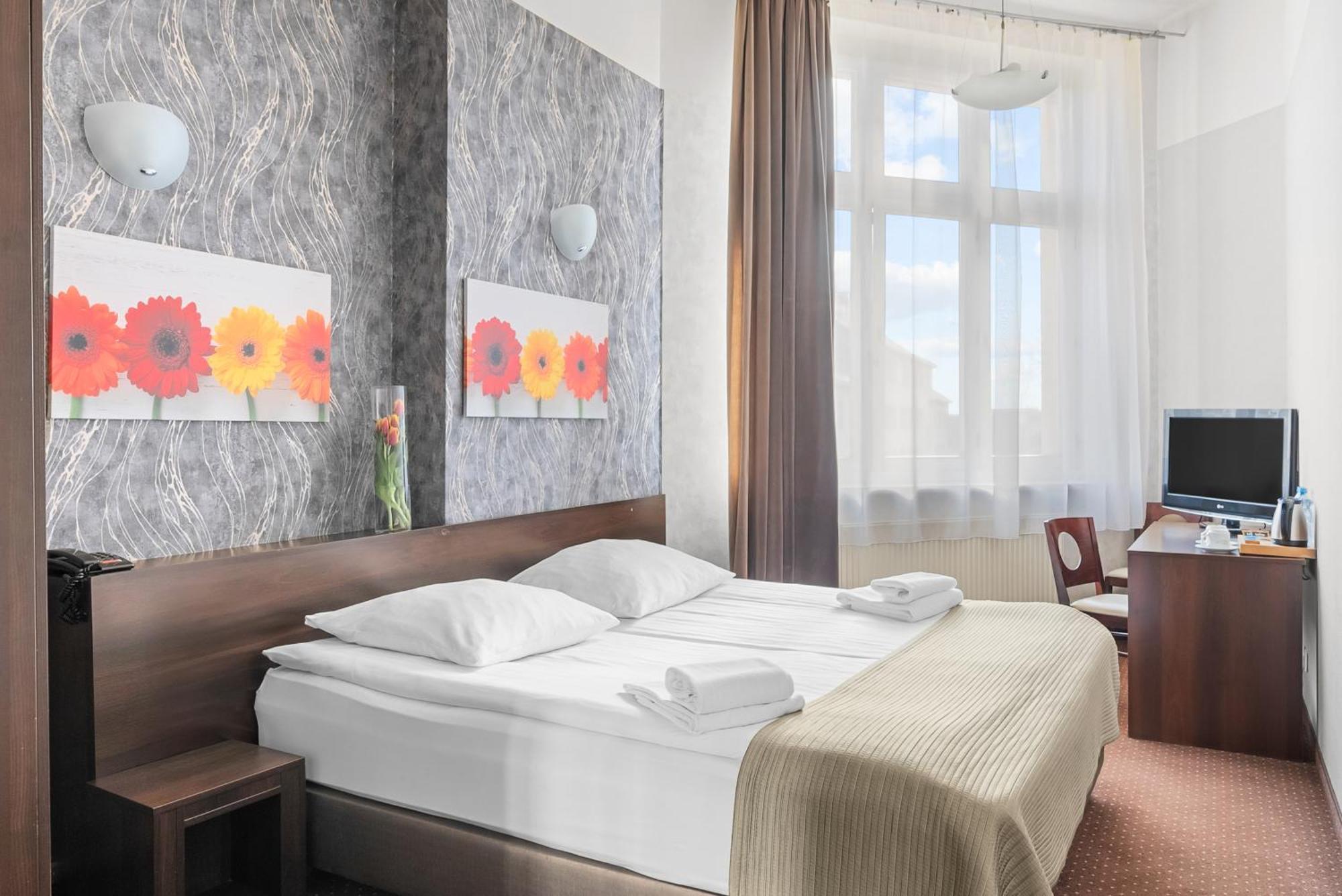Hotel Diament Economy Gliwice Exteriör bild