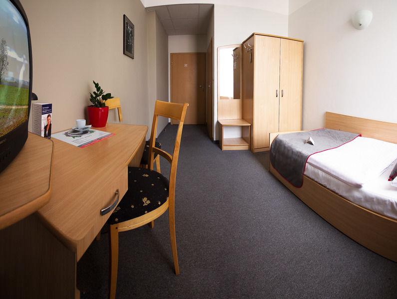 Hotel Diament Economy Gliwice Exteriör bild