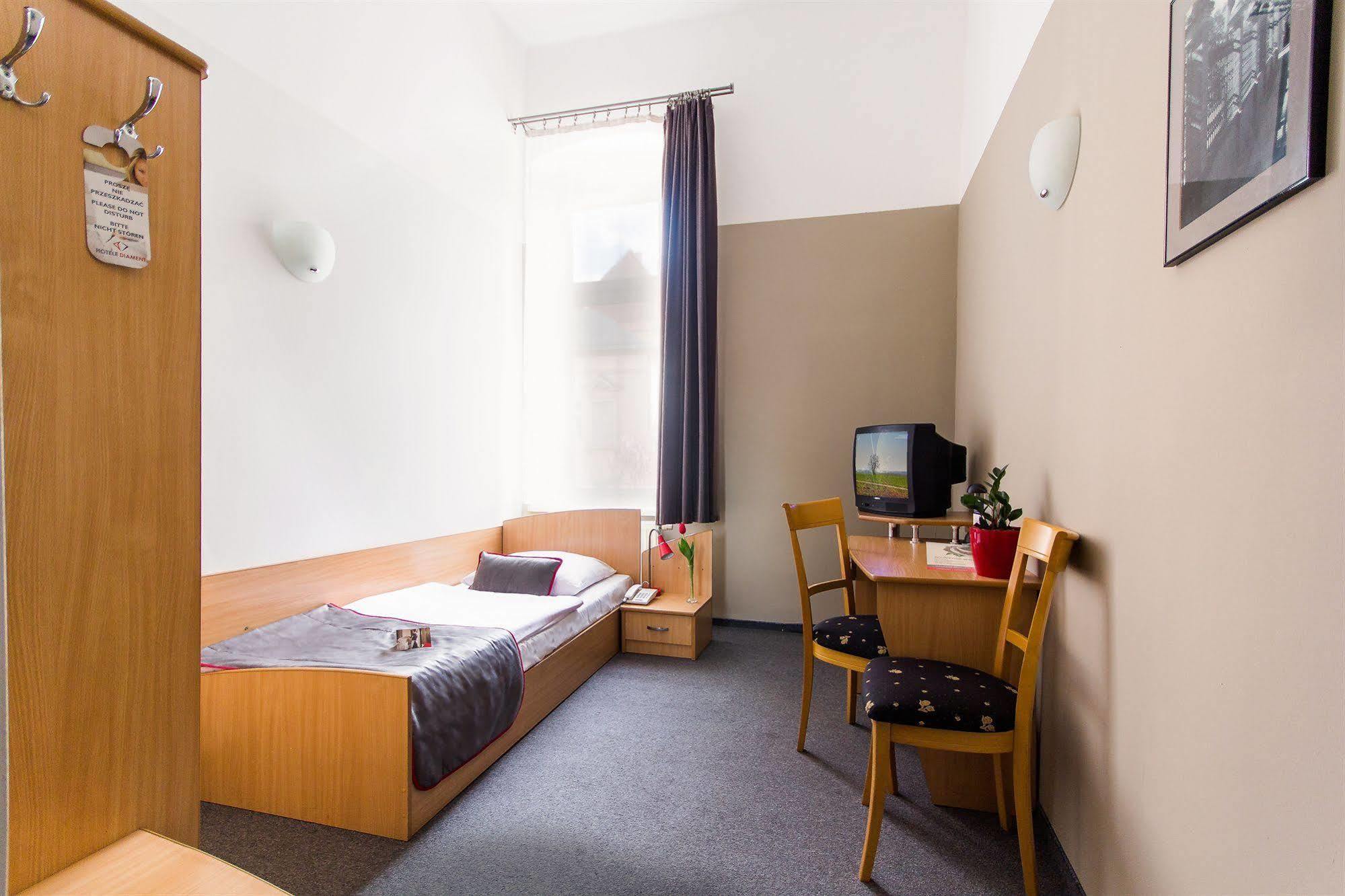 Hotel Diament Economy Gliwice Exteriör bild