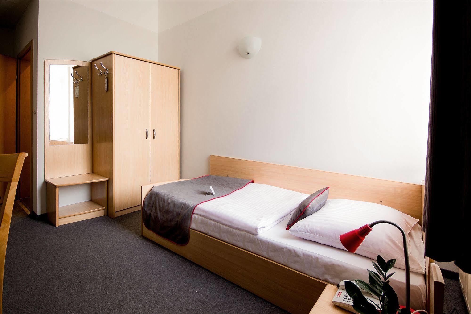 Hotel Diament Economy Gliwice Exteriör bild