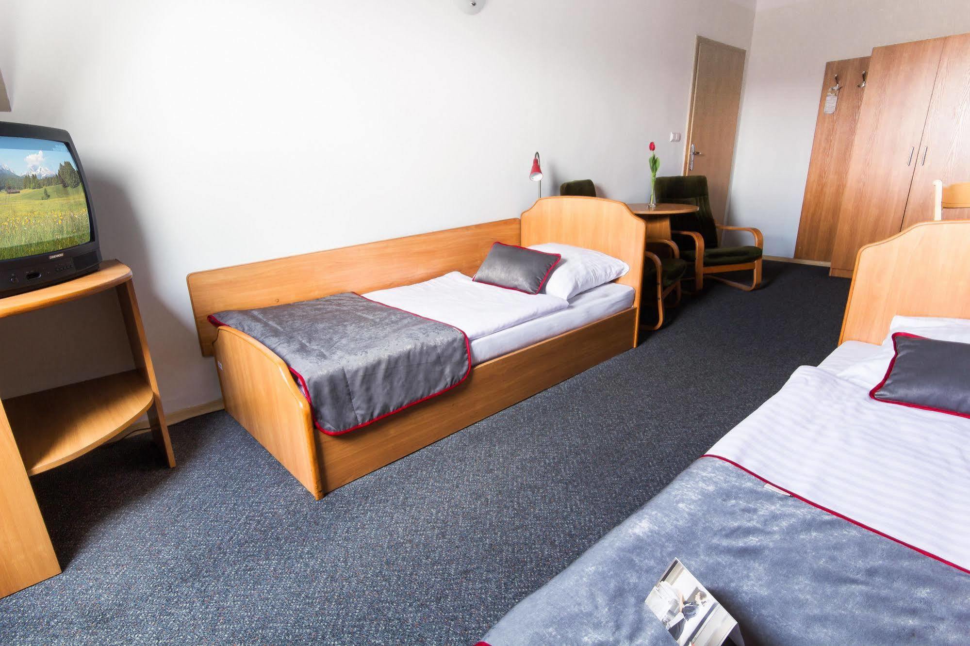 Hotel Diament Economy Gliwice Exteriör bild