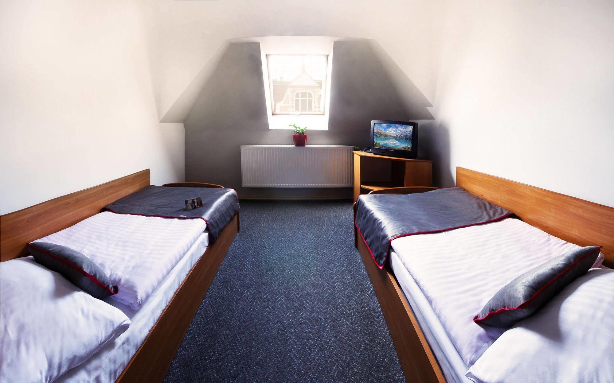 Hotel Diament Economy Gliwice Exteriör bild