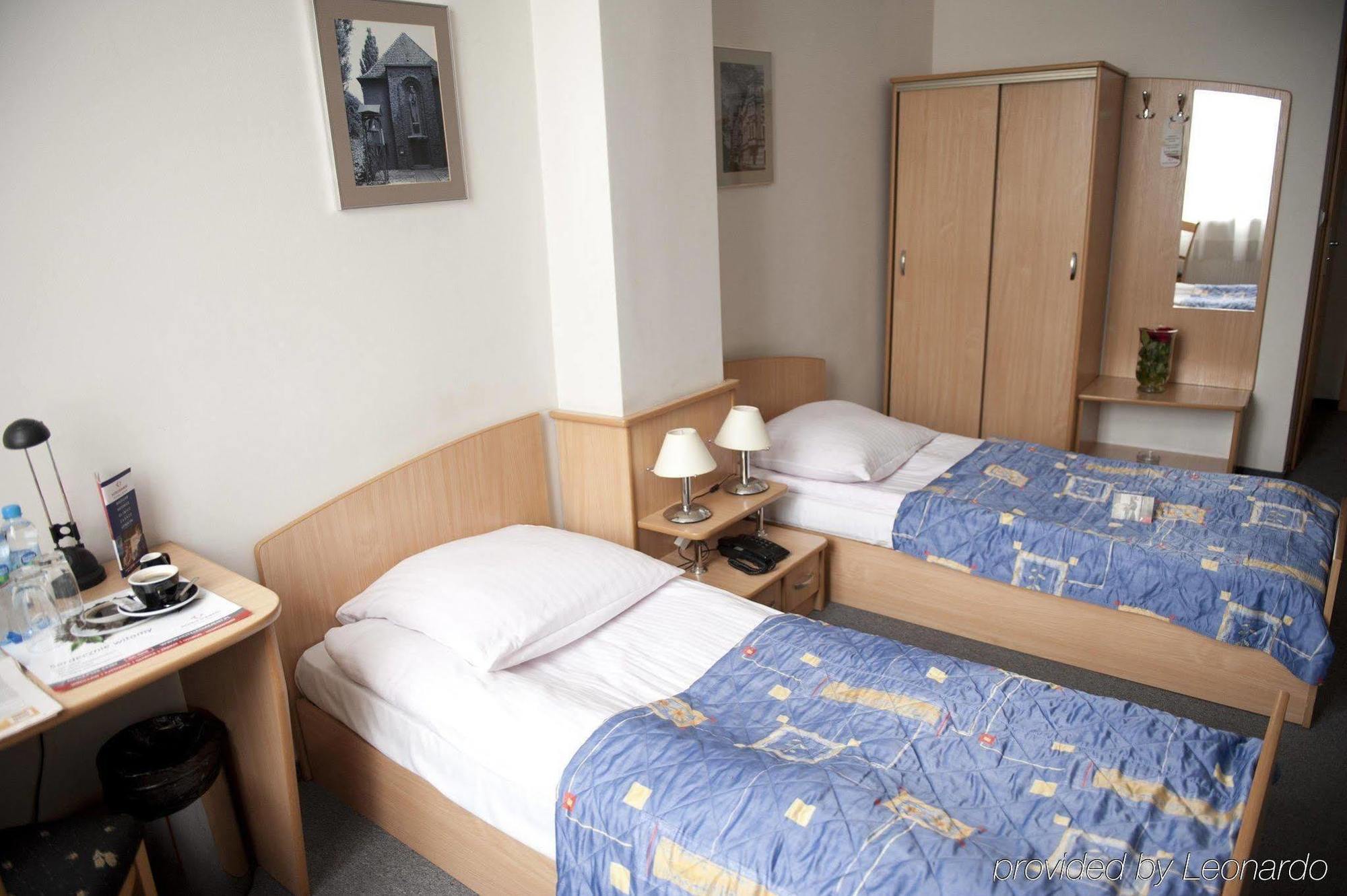 Hotel Diament Economy Gliwice Exteriör bild