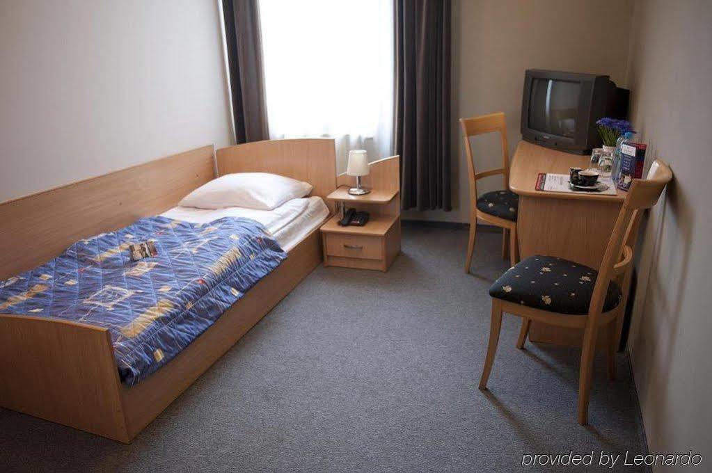 Hotel Diament Economy Gliwice Exteriör bild